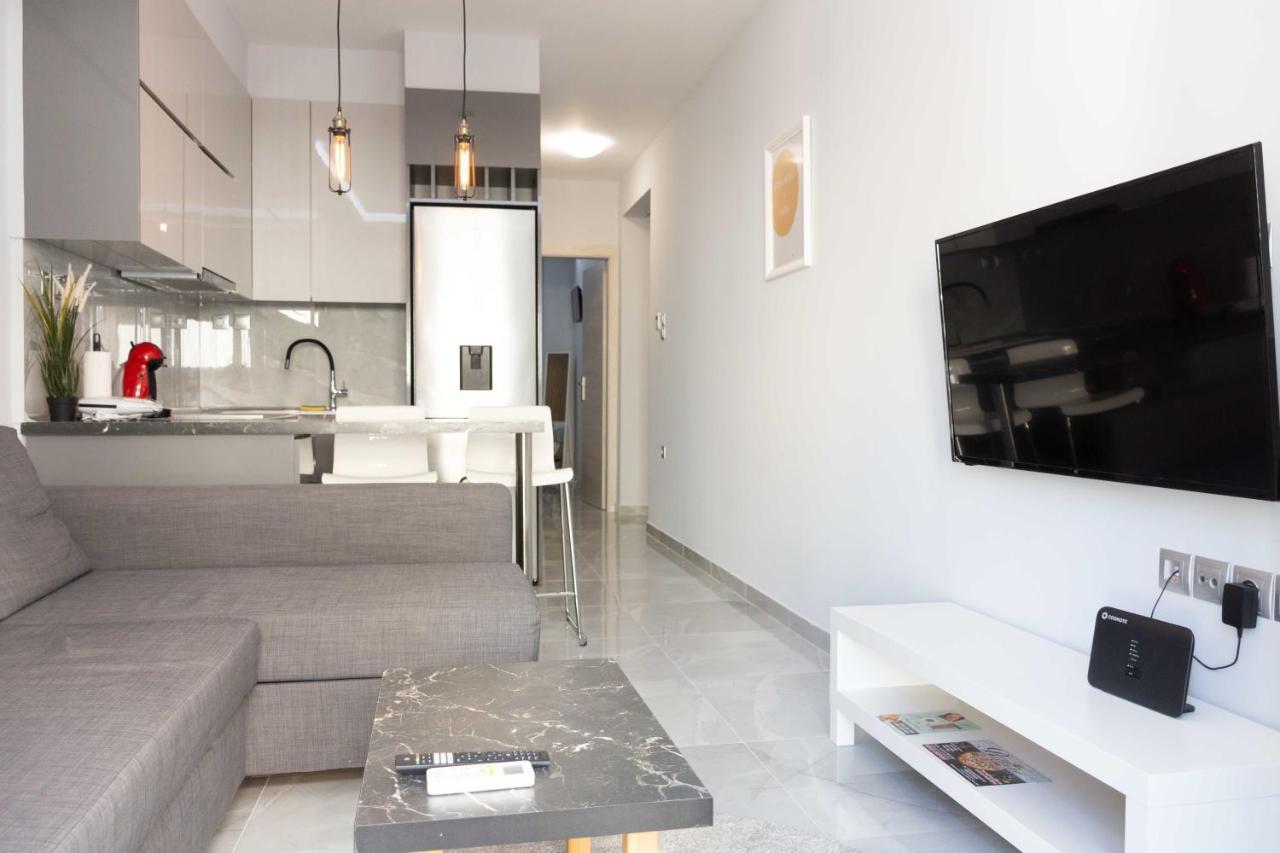 Luxury In Centre Apartment *